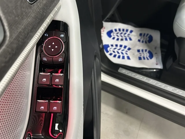 New 2026 Star White Metallic Tri-Coat FORD Platinum™ image 26