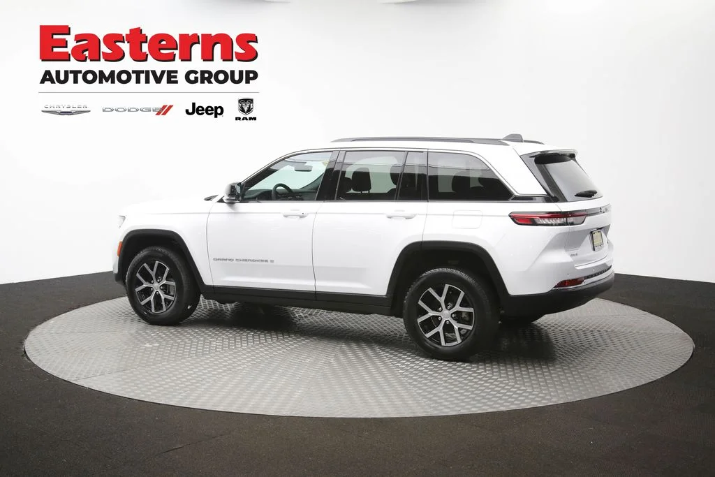 Used 2025 White Jeep Limited image 65