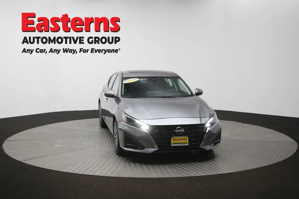 Used 2023 Gray Nissan 2.5 SV image 51
