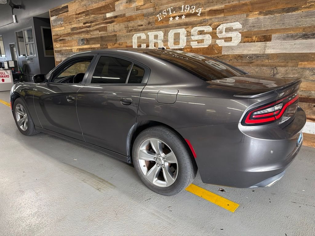 Used 2015 Crystal Metallic Dodge SE image 6