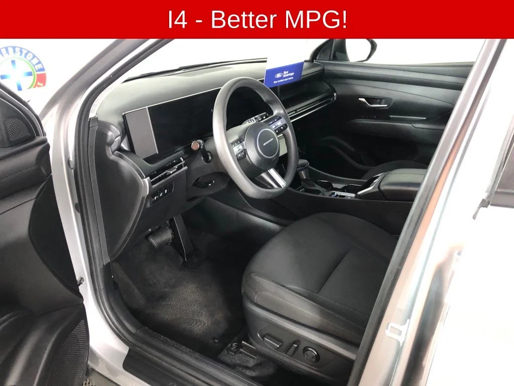 Used 2025 Silver Hyundai SEL image 8