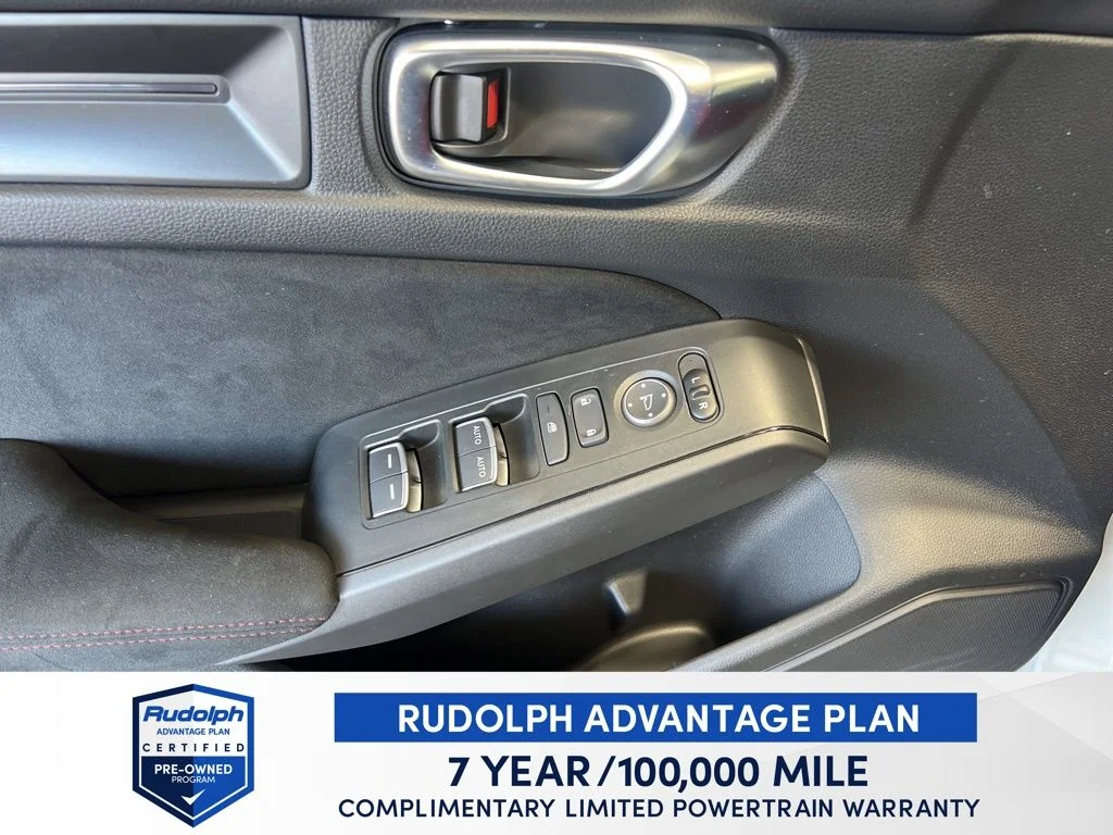 Used 2025 White Honda  image 19