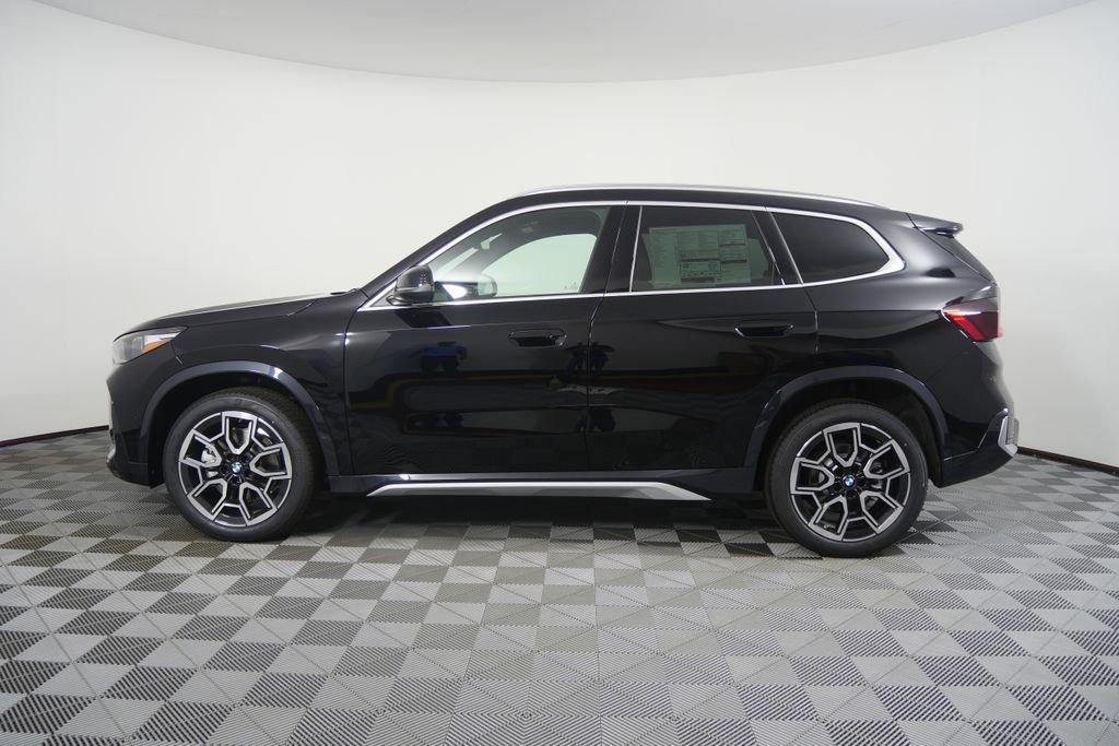 New 2027 Jet Black BMW xDrive28i image 7