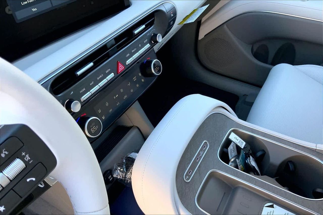 New 2026 Ecotronic Gray Pearl Hyundai Limited AWD image 8