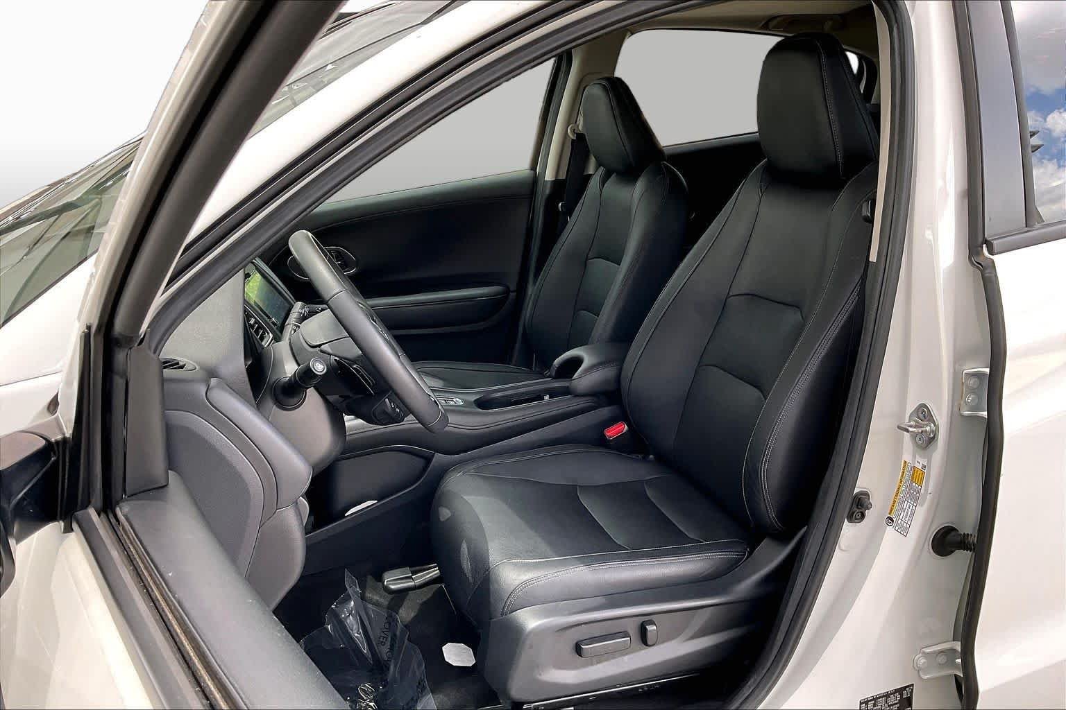 Used 2019 Platinum White Pearl Honda Touring image 8