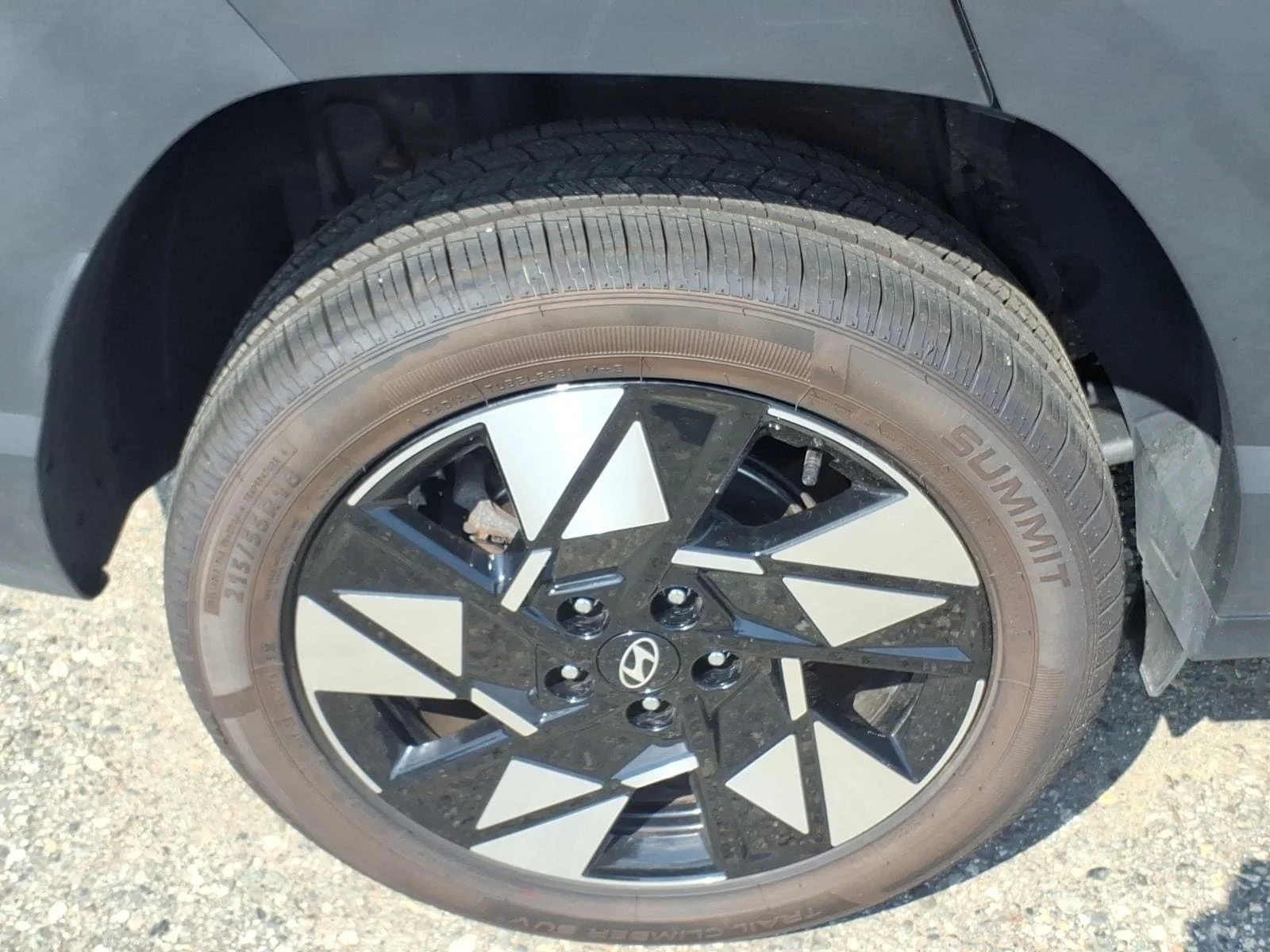 Used 2025 Abyss Black Hyundai SEL image 12