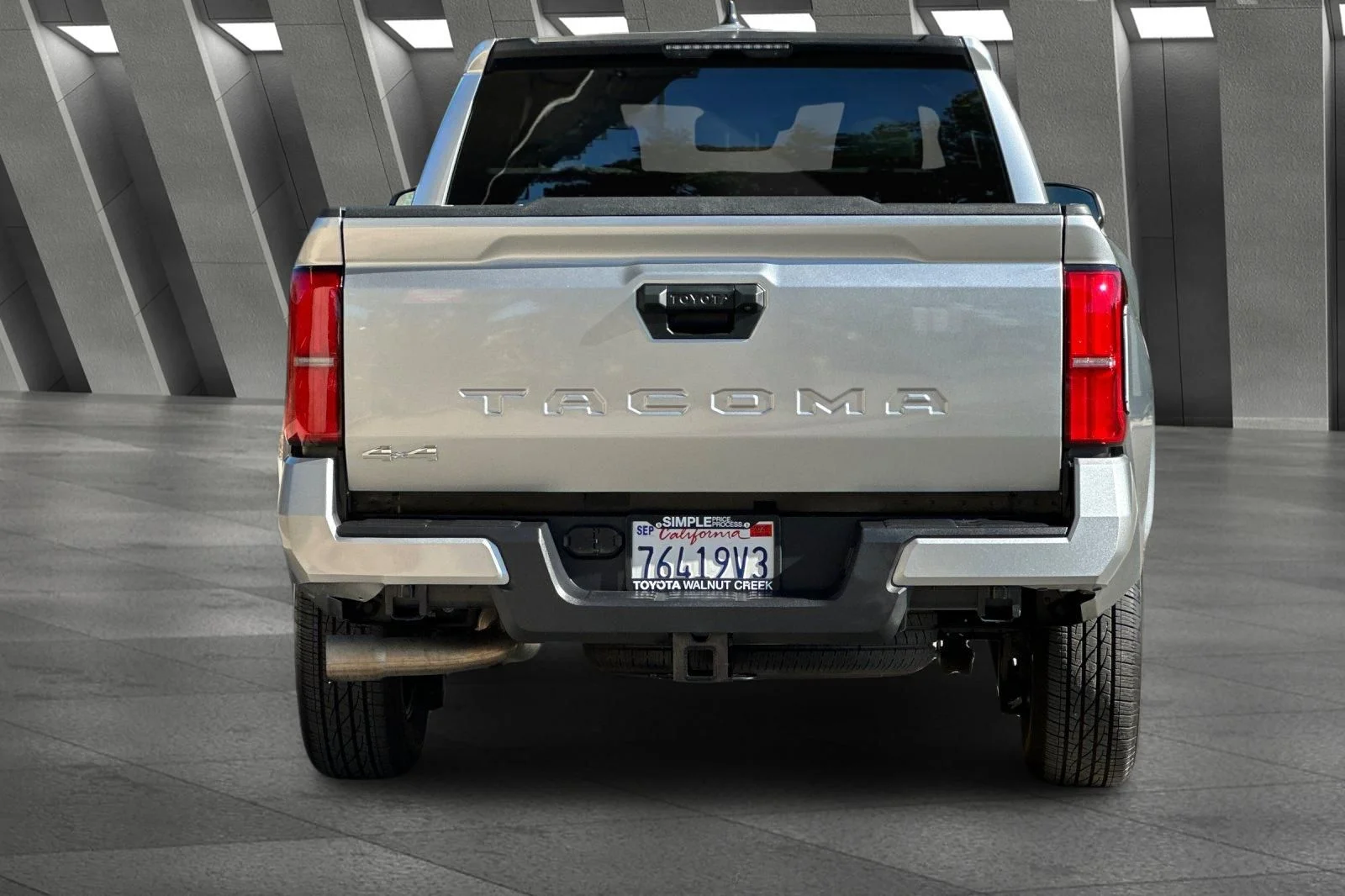 2025 Toyota Tacoma SR5 - Photo 12