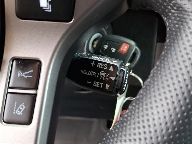 Certified Used 2021 MAGNETIC GRAY MET. Toyota  image 26