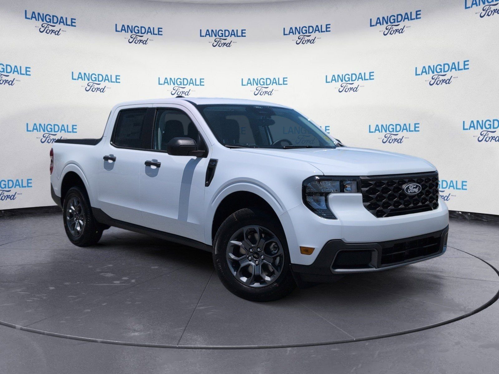 New 2026 Oxford White Ford XLT image 2