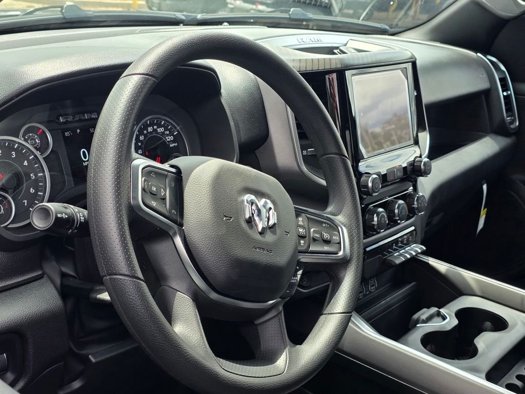 New 2026 Diamond Black Crystal Pearl-Coat Exterior Paint RAM Big Horn/Lone Star image 7