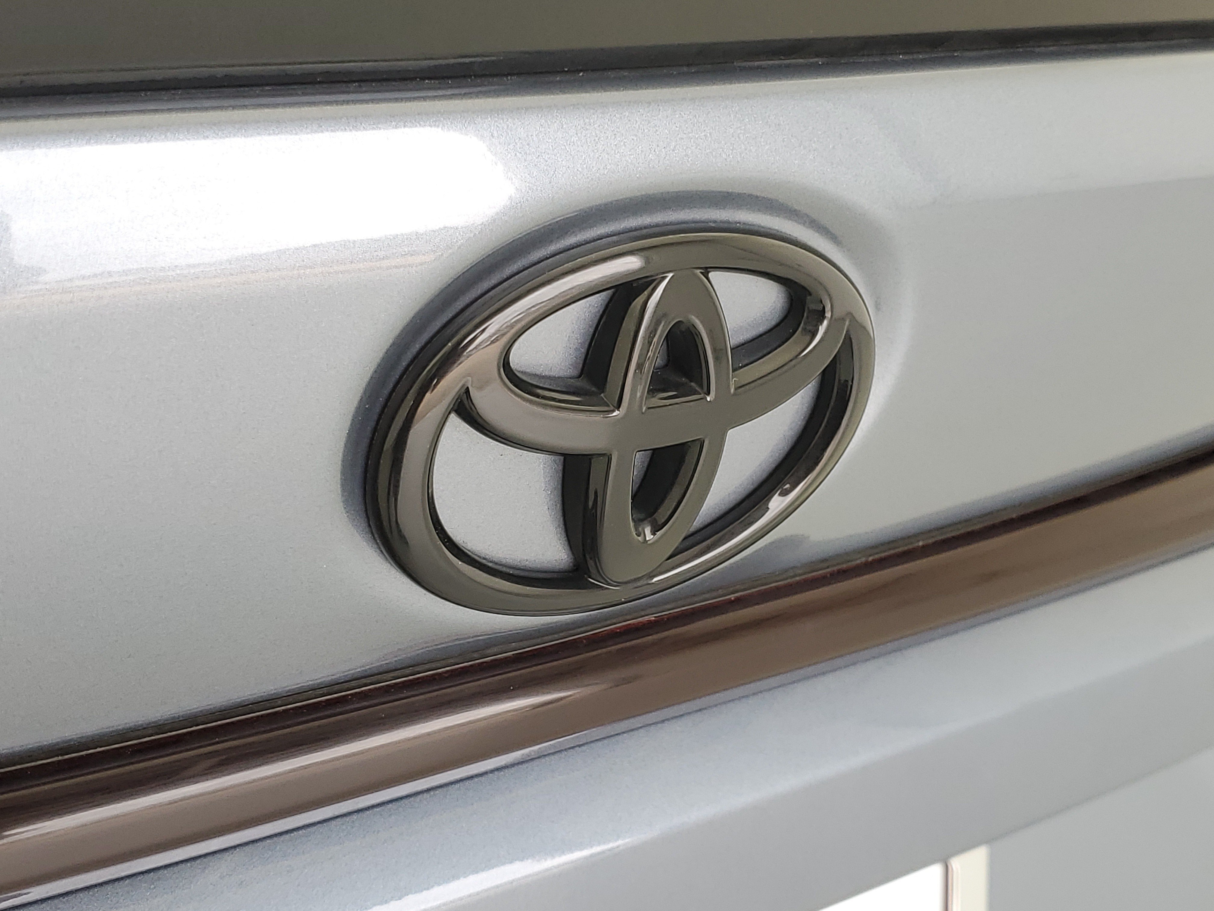 Used 2025 Celestite Toyota XSE image 9