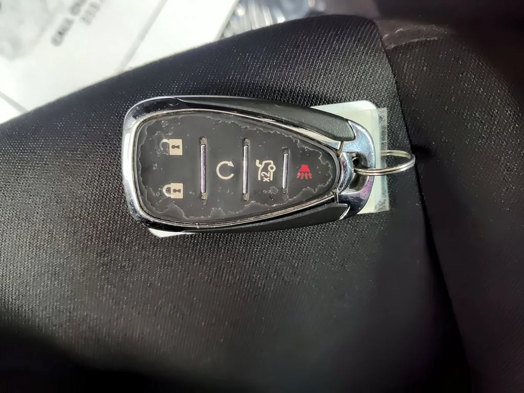 Used 2022 Summit White Chevrolet LT image 11