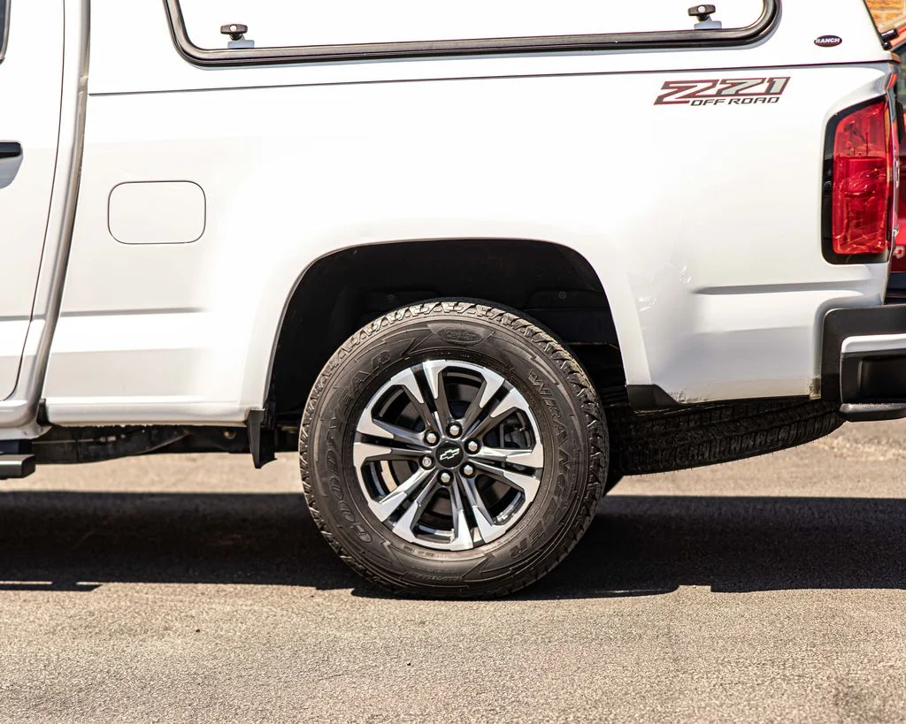 Used 2022 White Chevrolet Z71 image 7