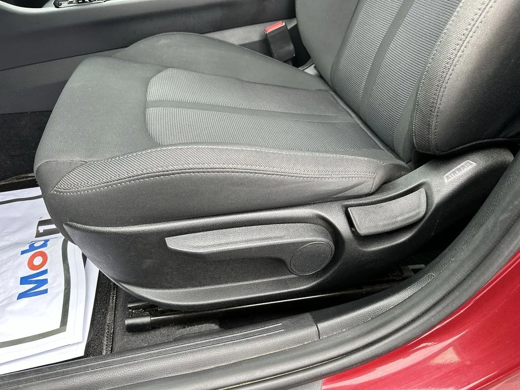 Used 2024 Red Kia LXS image 12