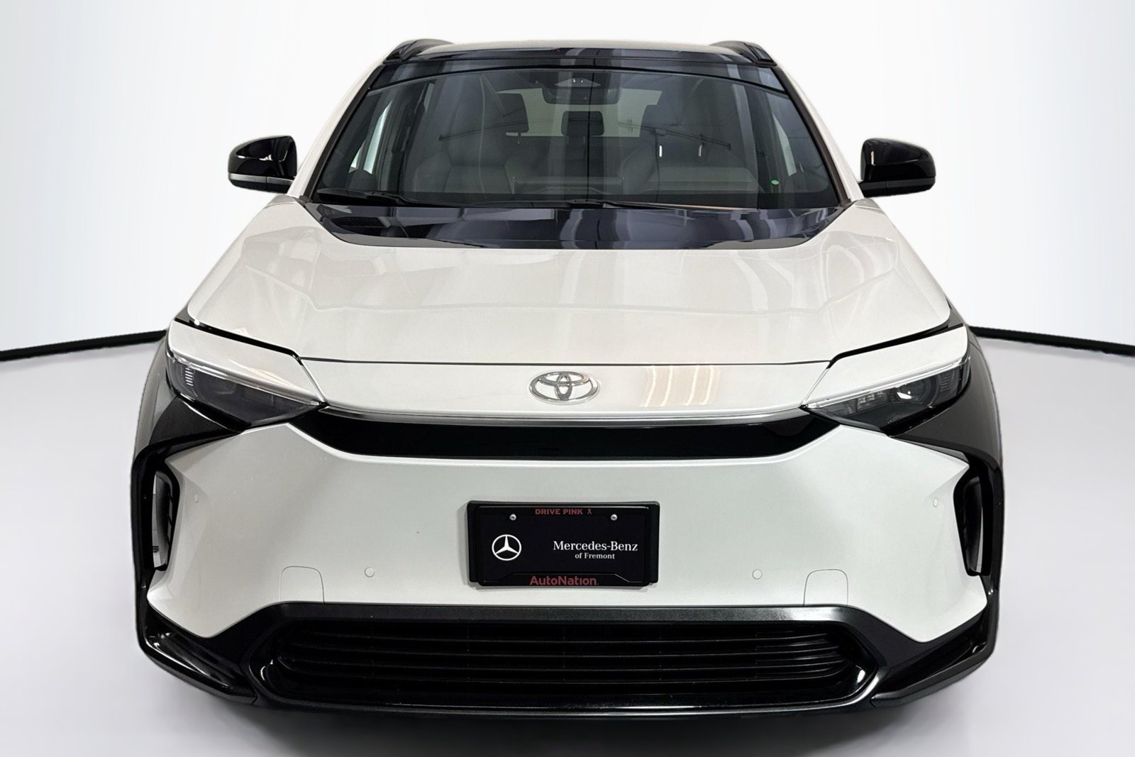 Used 2025 White Toyota Limited image 2