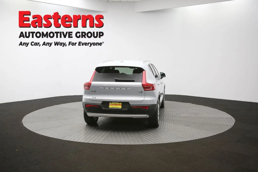 Used 2021 Silver Volvo Momentum image 37