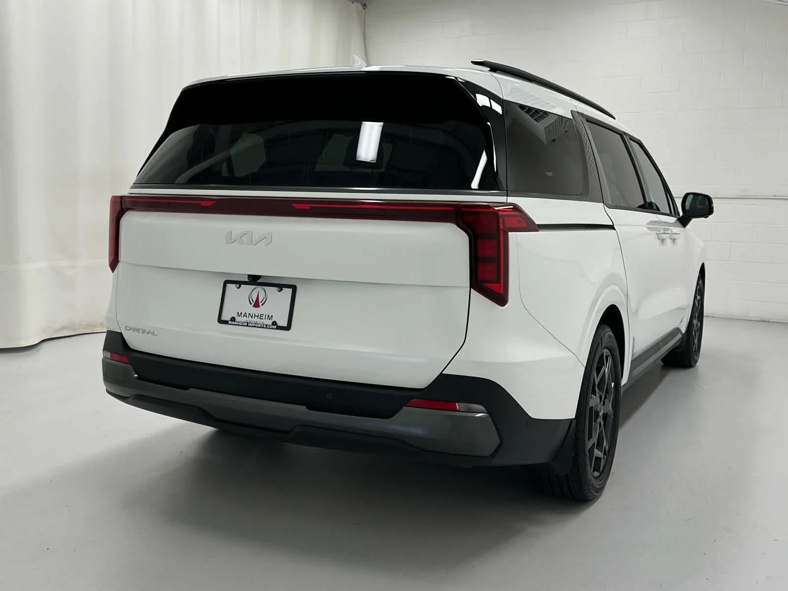 Used 2025 Snow White Pearl Kia SX image 6