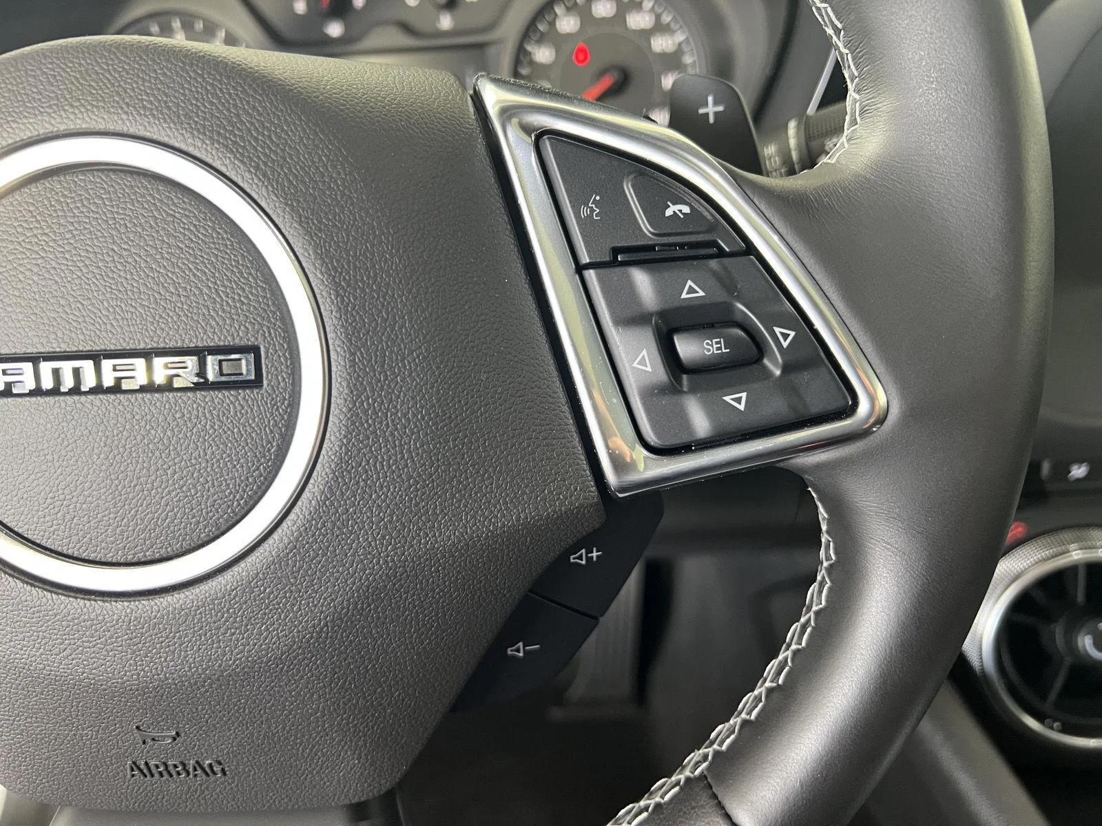 Used 2024 Summit White Chevrolet 2LT image 10