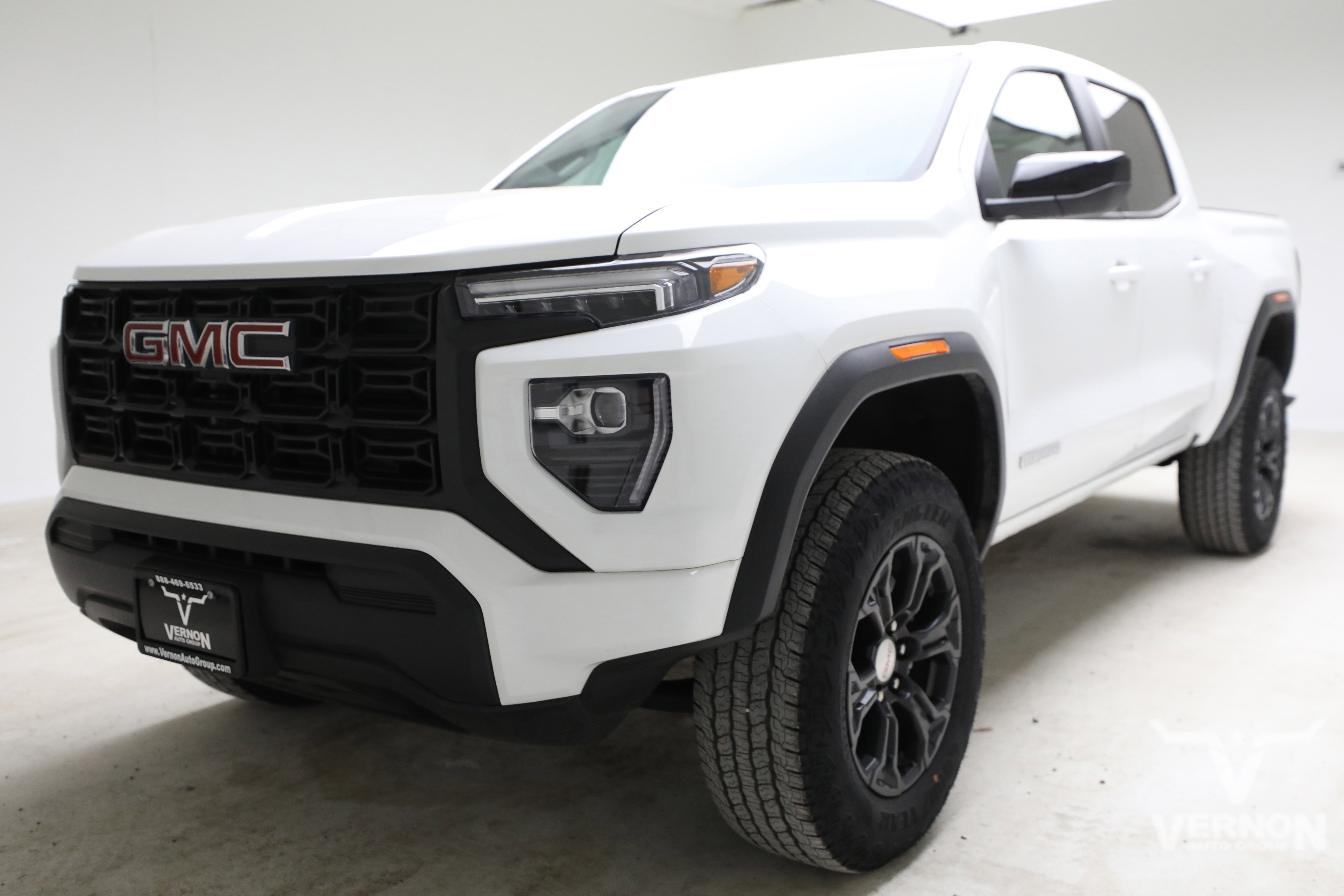 2024 GMC Canyon 2WD Elevation Crew Cab Short Box's photo