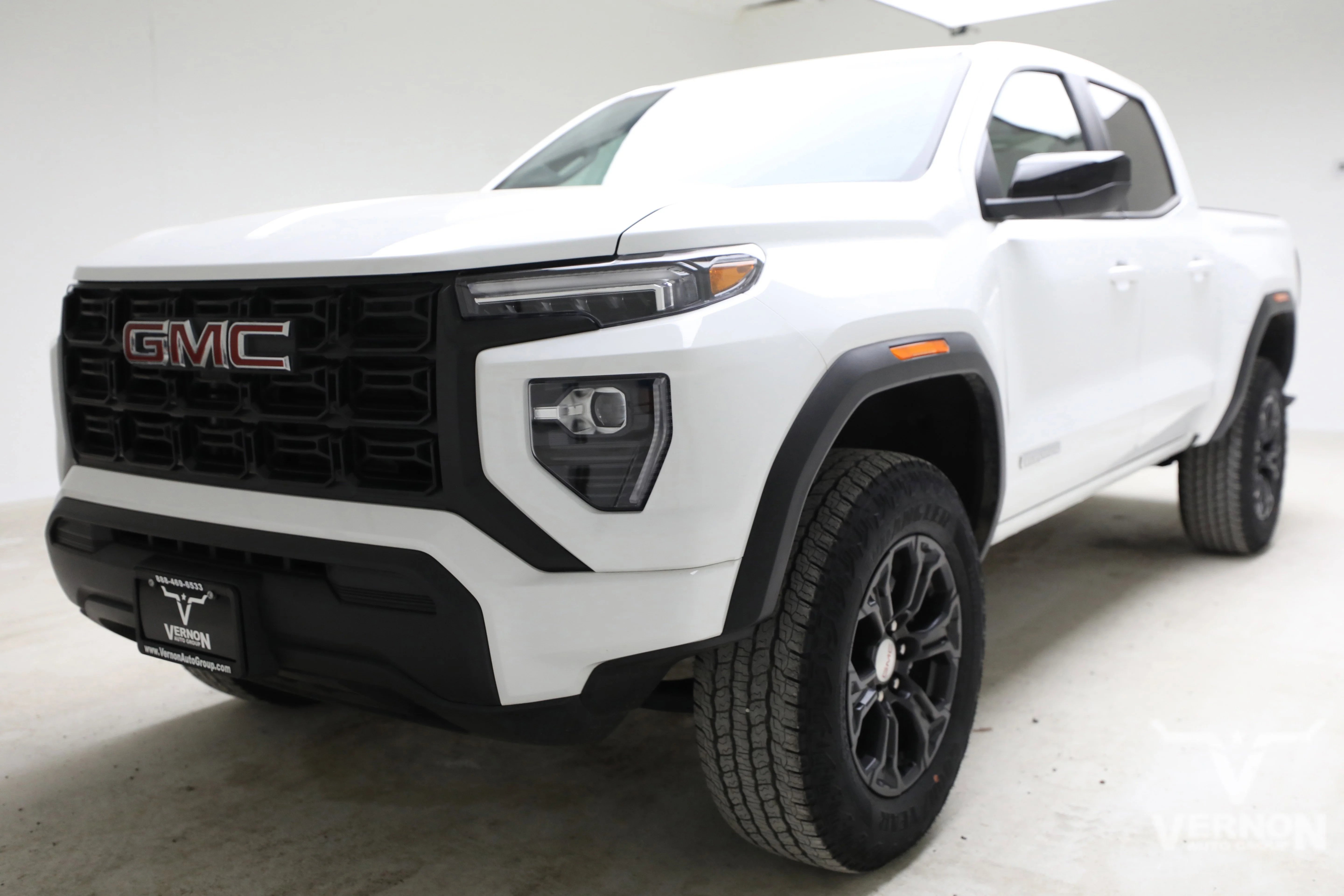 2024 GMC Canyon 2WD Elevation Crew Cab Short Box's photo