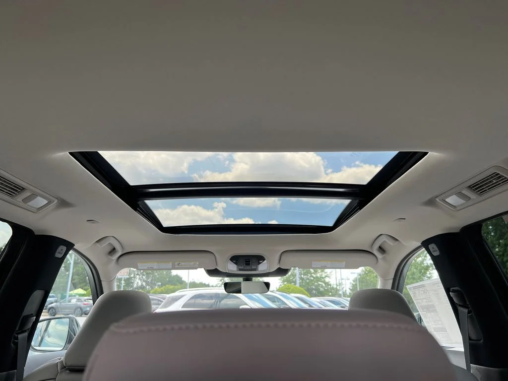 New 2027 RADIANT WHITE INFINITI Luxe FWD image 24