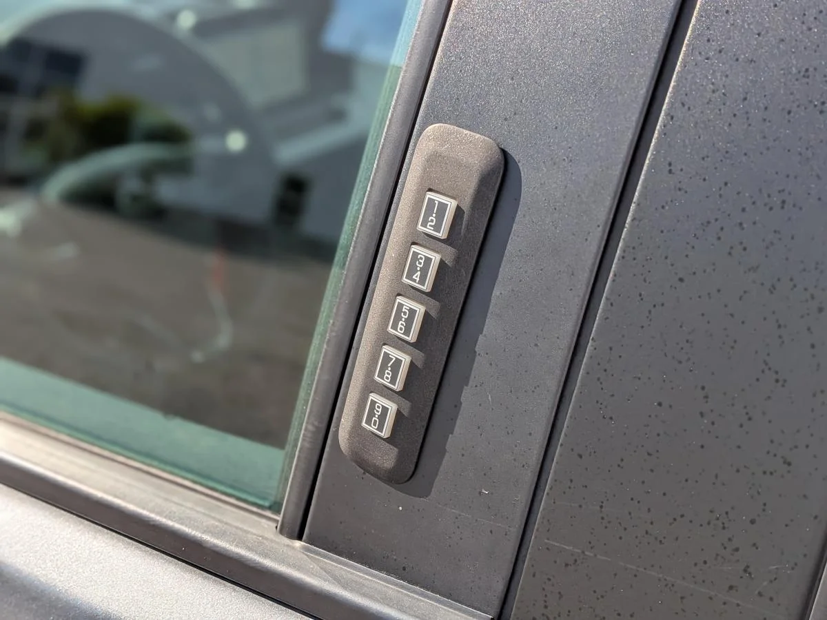 Used 2022 Grey Ford Awd Supercrew Xlt image 10