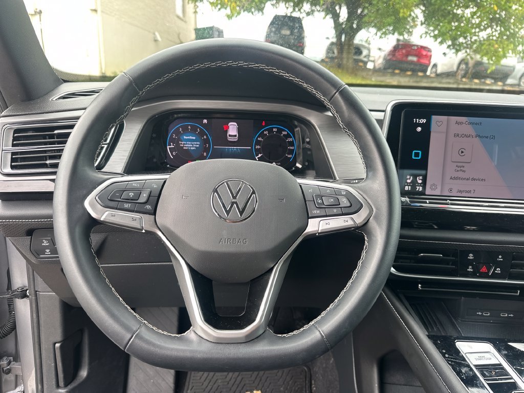 Used 2025 Silver Volkswagen 2.0T SE w/Technology image 43