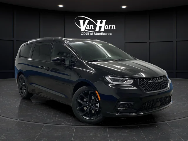 New 2026 Diamond Black Crystal Pearl-Coat Exterior Paint Chrysler Select image 41