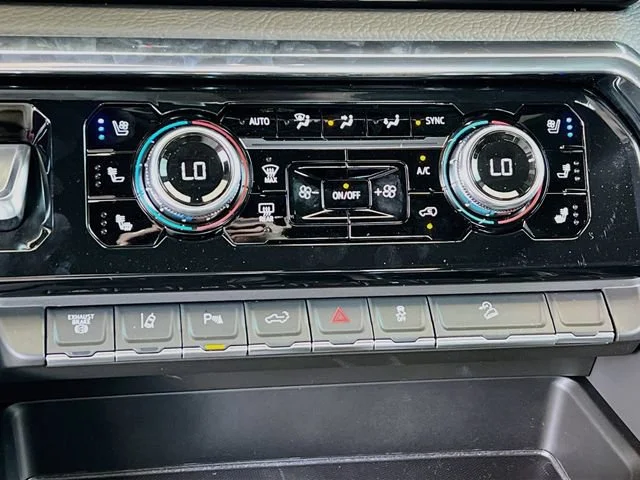 2026 GMC Sierra 2500HD Denali - Photo 11