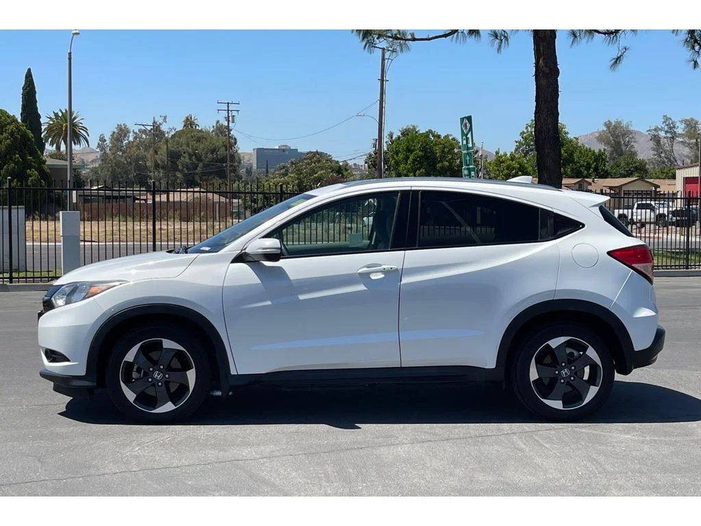 Used 2018 White Orchid Pearl Honda EX-L Navi image 3