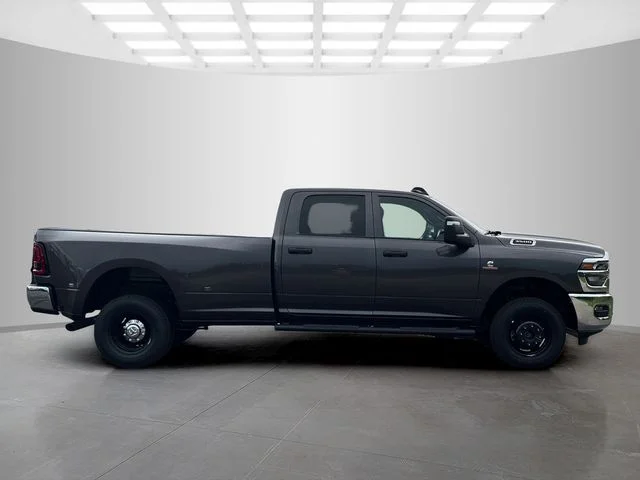 New 2026 Granite Crystal Metallic Clear-Coat Exterior Paint RAM TRADESMAN image 8