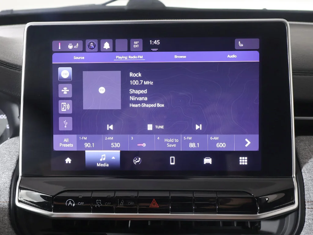 Used 2022 Black Jeep Latitude Lux image 41