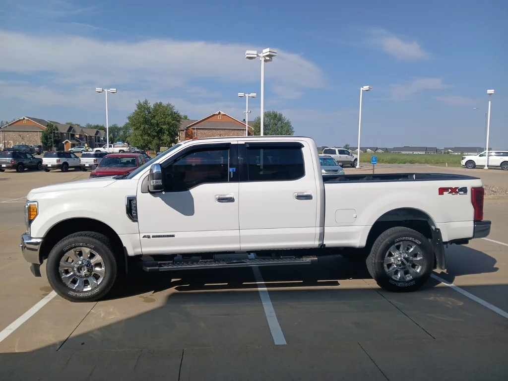 Used 2017 Oxford White Ford Lariat image 5