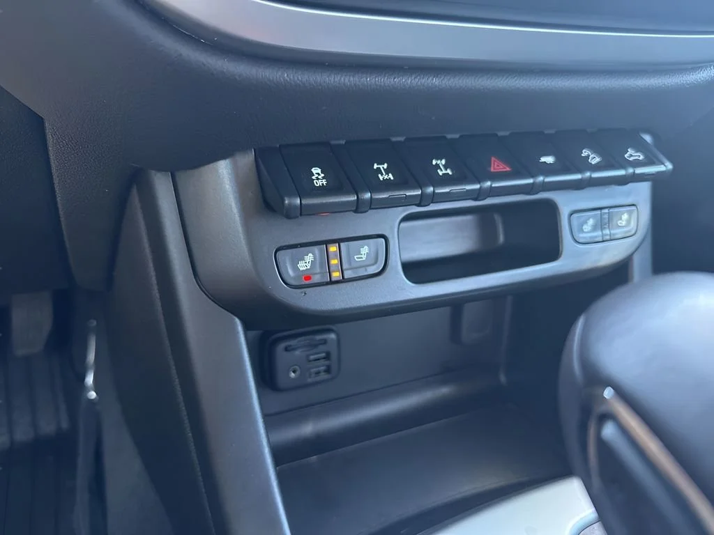 Used 2022 Black Chevrolet ZR2 image 20