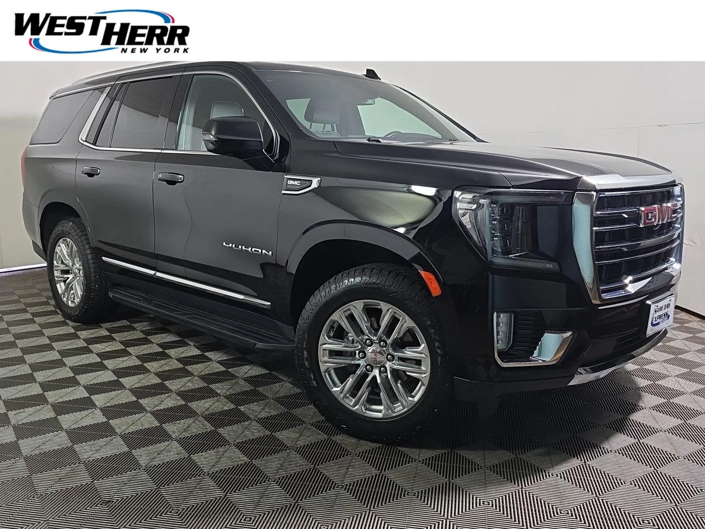 Used 2024 Onyx Black GMC SLT image 1