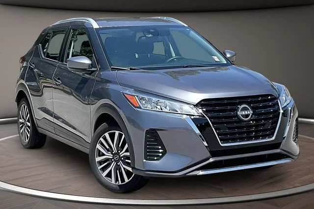 Used 2024 Gray Nissan SV image 10