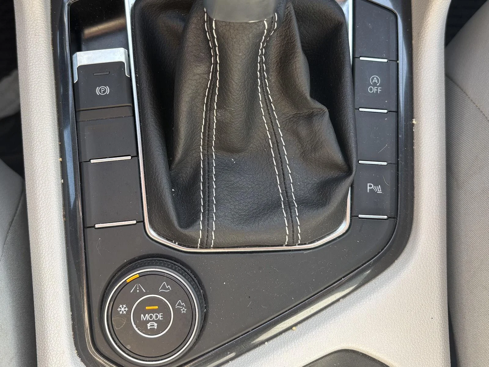Used 2023 Deep Black Pearl Volkswagen SE R-Line Black image 10