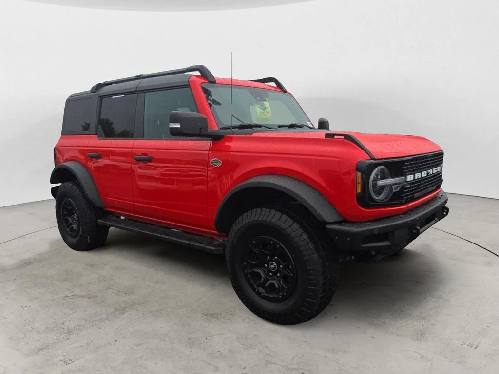 Used 2023 Red Ford Wildtrak image 3