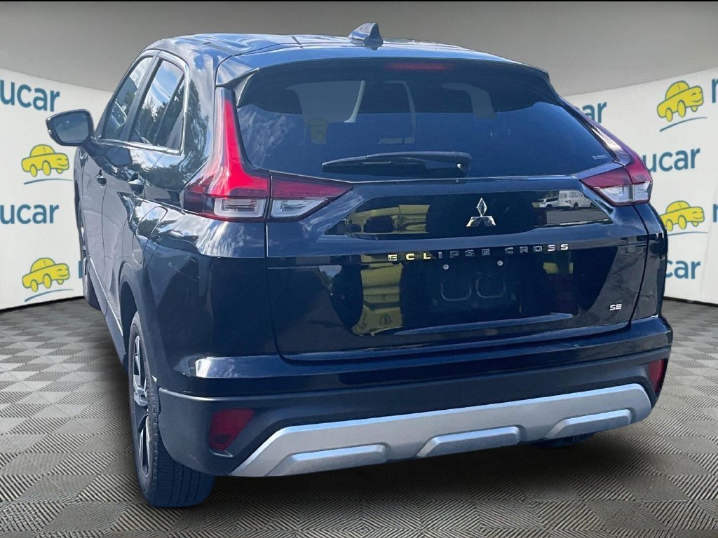 Used 2025 Black Mitsubishi SE image 3