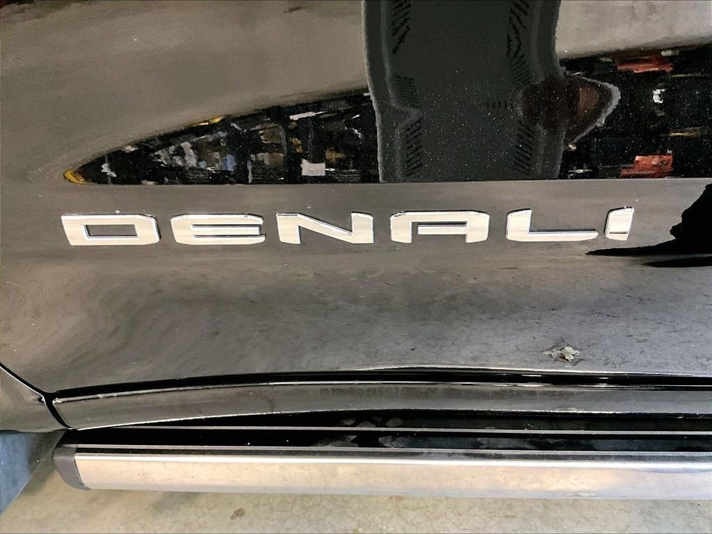 Used 2024 Black GMC Denali image 29