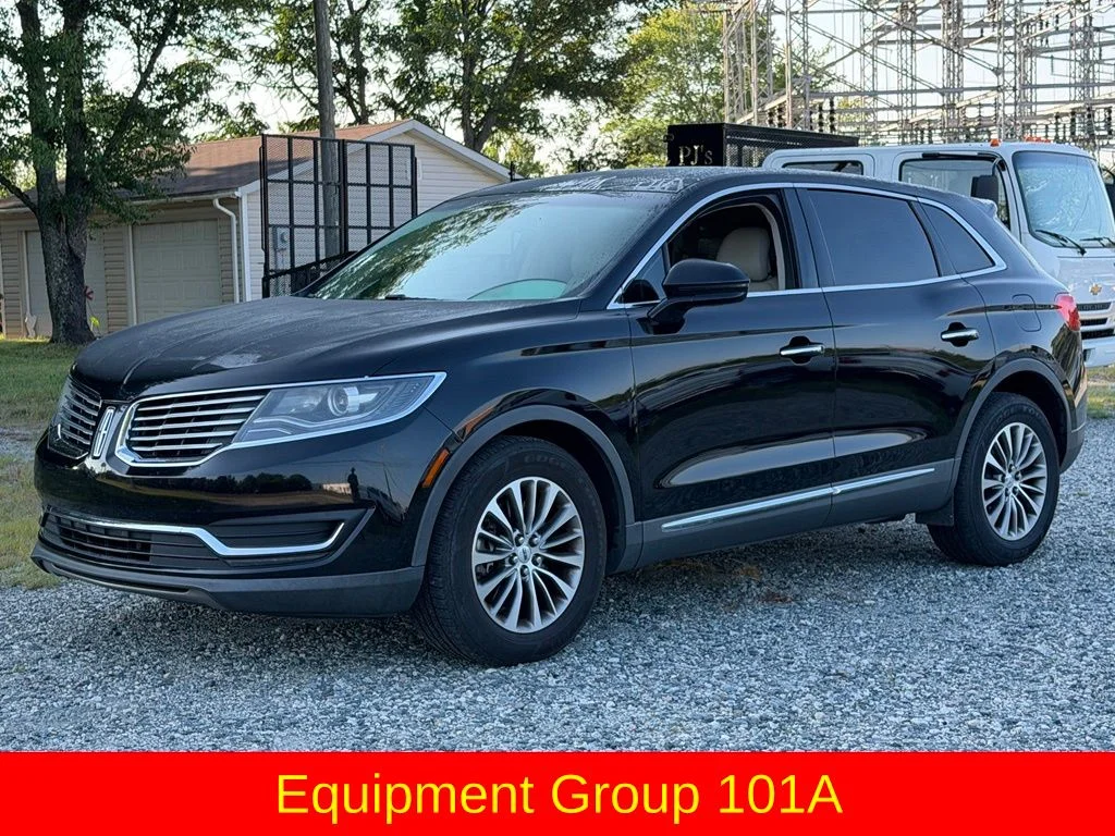 Used 2016 Black Lincoln Select image 10