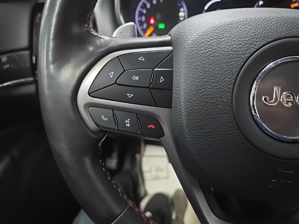 Used 2021 Red Line Jeep Trailhawk image 20