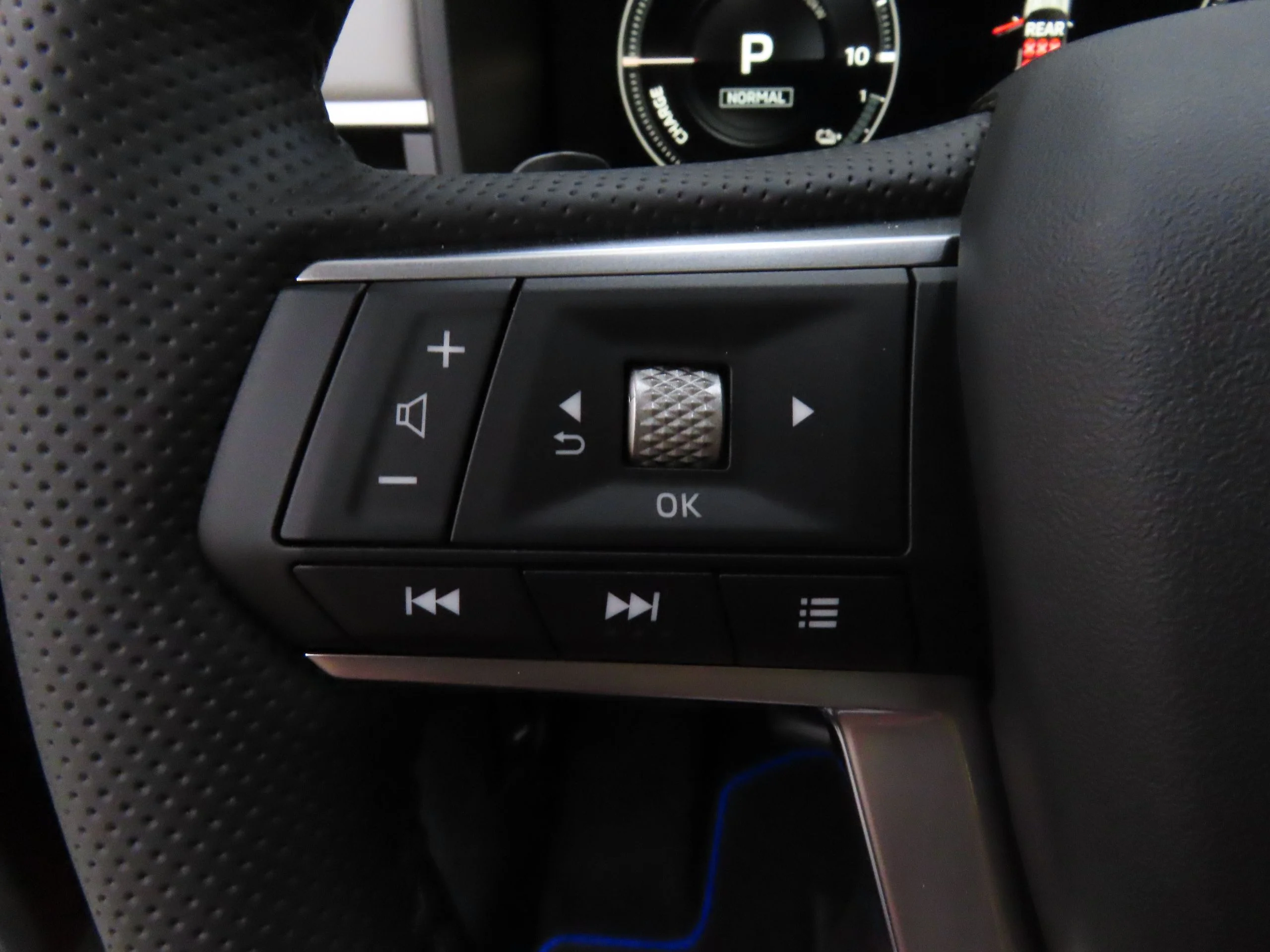 2025 Mitsubishi Outlander Plug-in Hybrid SEL - Photo 12