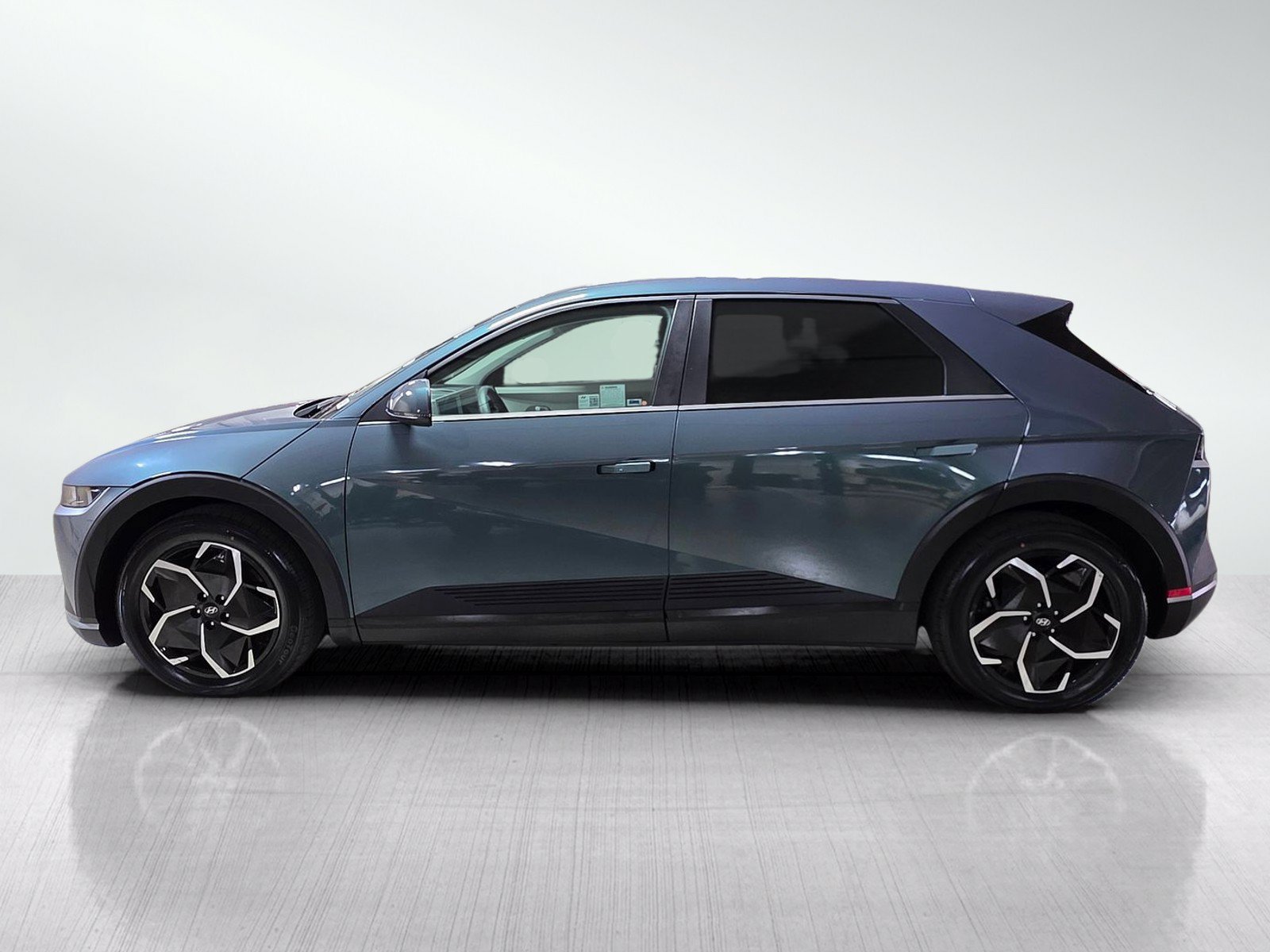 Used 2024 Digital Teal Hyundai SEL image 4