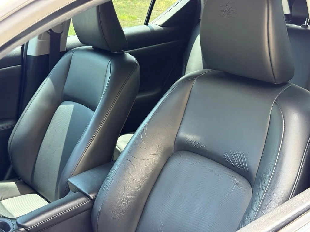 Used 2013 Blue Lexus 200h image 17