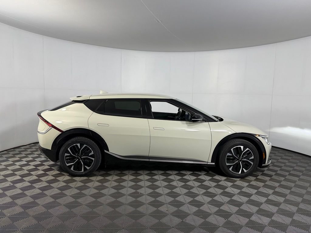 Used 2024 Glacier Kia Wind image 6