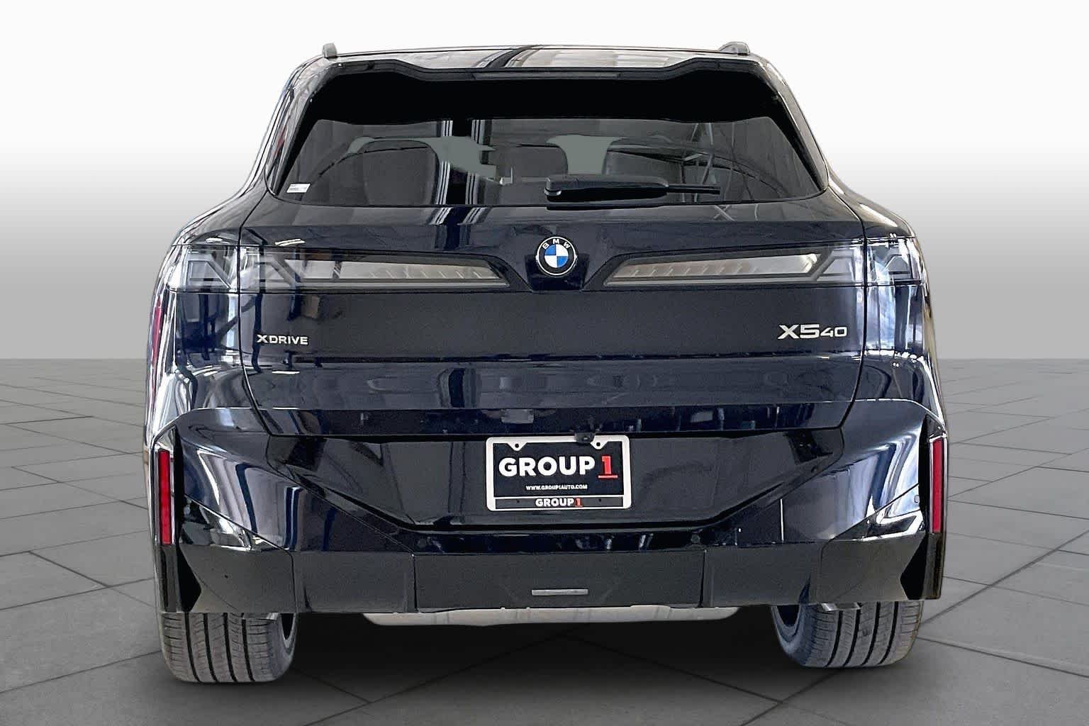 New 2027 Carbon Black Metallic BMW 40 xDrive image 4