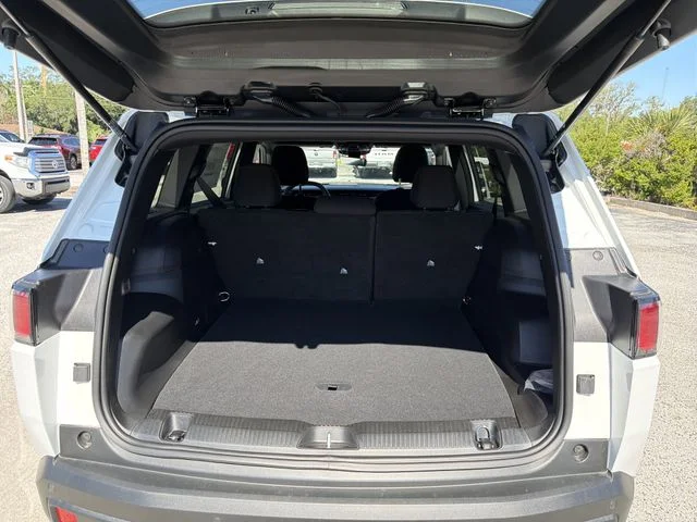 New 2026 Bright White Clearcoat Jeep Laredo image 10