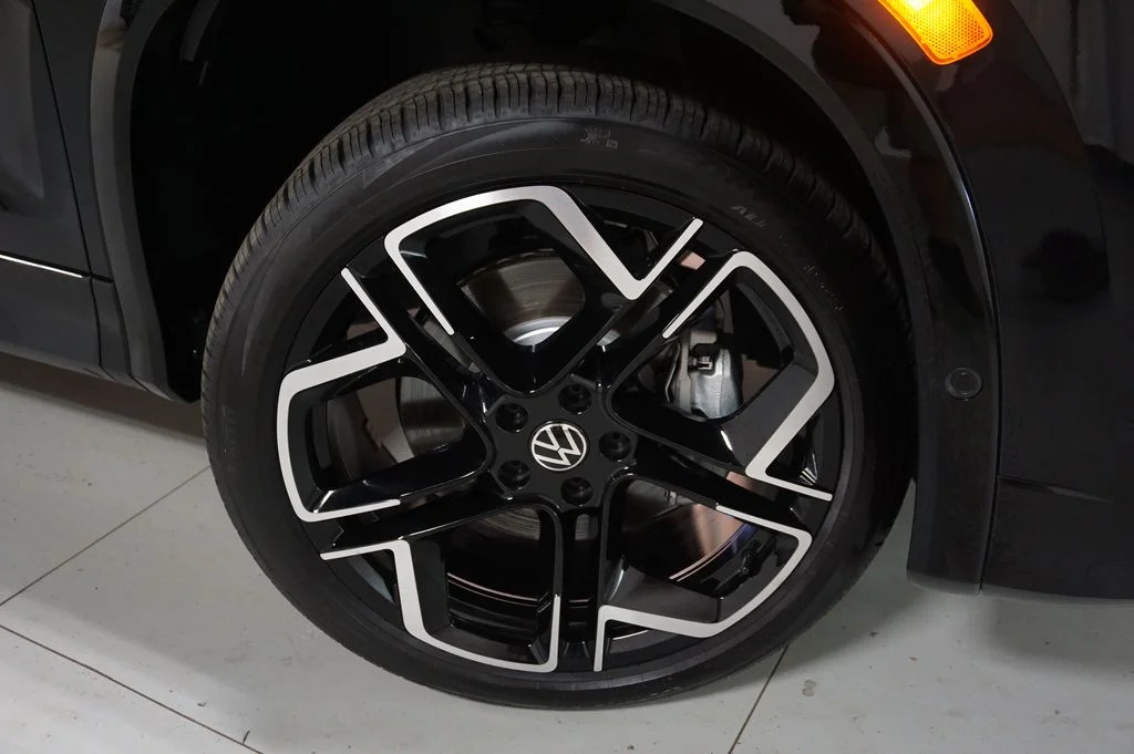 Certified Used 2025 Deep Black Pearl Volkswagen 2.0T SEL R-Line image 50