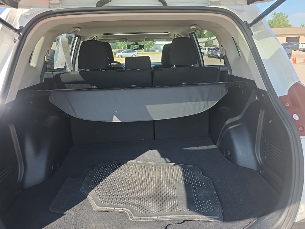 Used 2013 White Toyota XLE image 26